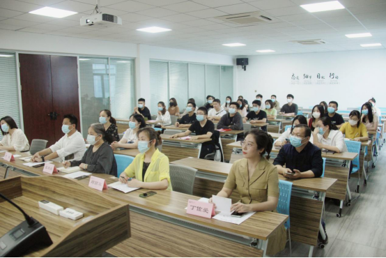 道德講堂|“見賢思齊 吾輩自強 ”道德講堂主題活動開講啦！