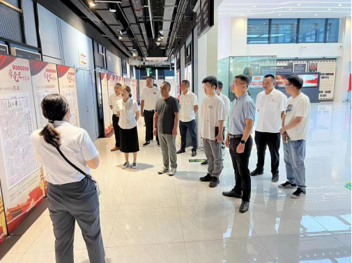 集團(tuán)慧行公司、慧皋廣場黨支部聯(lián)合組織“喜迎二十大，爭創(chuàng)新業(yè)績”主題黨日活動