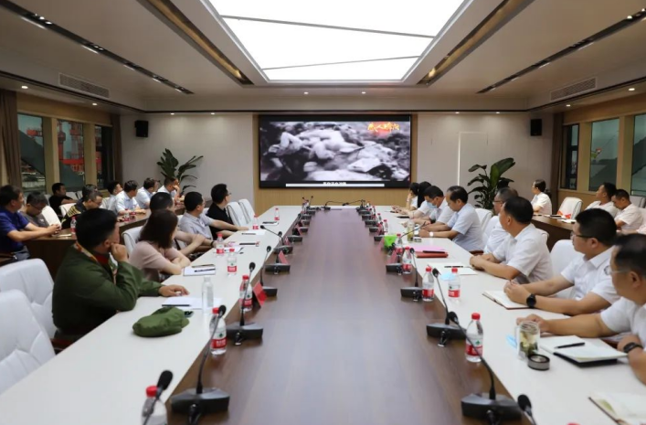 “慶七一，頌黨恩”交通產(chǎn)業(yè)集團(tuán)富港板塊開展銀企共建活動